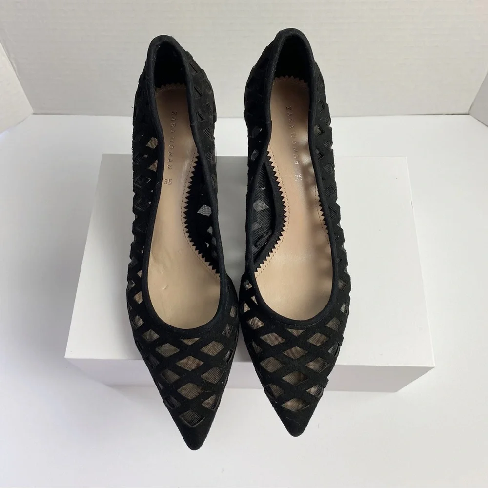 Black Geometric Mesh Pointed Toe Block Heel Pumps - Picture 4 of 9